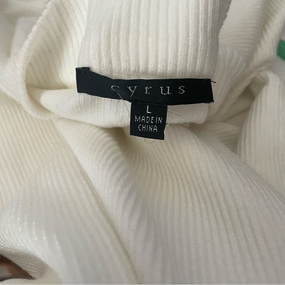 NWT Cyrus knit women’s shirt/sweater Bone white color size L off the shoulder - Picture 9 of 11